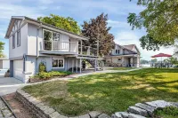 Lakeside Haven - New Deck, Pier & Guest House - 4-Star