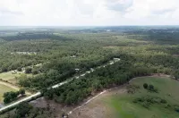 Charming retreat with fire pit, games, and space for up to 5 guests. Book today.