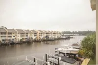 Harbor Landing - Water Views! Pool & hot tub - 2be/2ba condo in Ocean Springs! Hotels in Gulf Park Estates