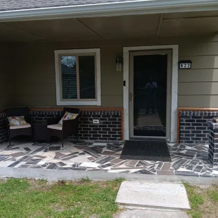 Charming 3-bedroom house in Shawnee with WiFi and AC
