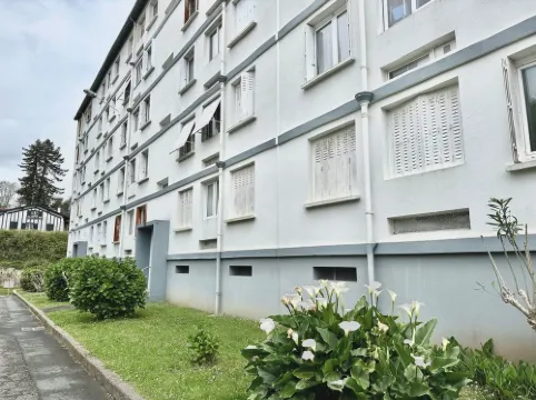 Bright apartment near Bayonne station (5-minute walk)