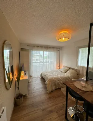 Cosy apartment with balcony + parking - quiet 2 steps from downtown