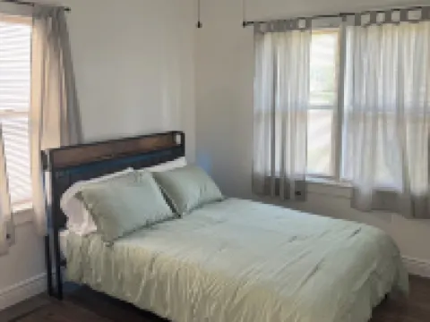 Charming 2-bedroom house with WiFi and AC in Carthage 迦太基酒店