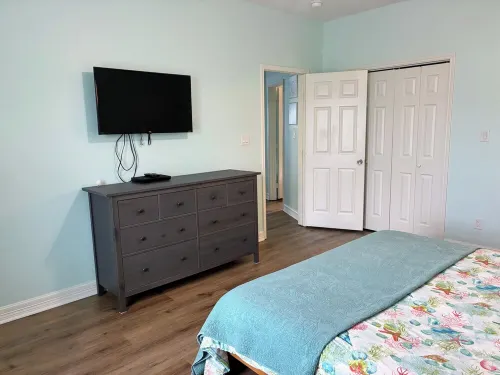 Gone Fishin’ | Bright Beachfront Retreat on the Gulf – Sleeps 8