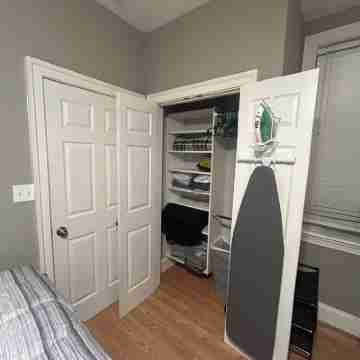 Pleasant apartment with AC in Baltimore Rooms