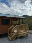 Cozy 1 bedroom cabin in charming Hiawassee with WiFi, AC & HeatAdults only.