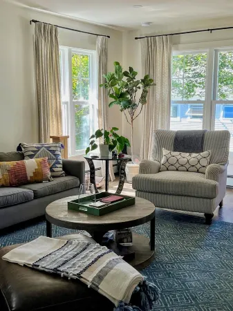 Charming Coastal Cape walk to town & waterfront