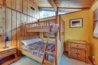 Cozy 3-bedroom cabin in the majestic pines of Munds Park with WiFi, AC