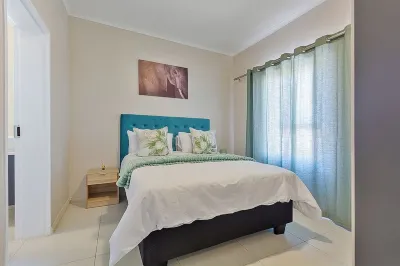 Classy 2bedroom Apartment at 93 New Hotels near Makhulong Stadium