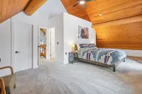 Peaceful updated cabin with outdoor space near Whitefish