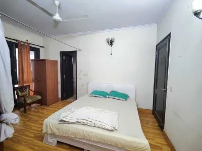 Spacious/Lovely 4 BHK apartment with parking NFC Hotels in 