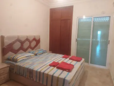 Poolside apartment Hotels near Plage Manesmane