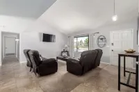 3-bedroom house in lovely Litchfield Park with WiFi, AC close to Golf & Shopping Hotels in Litchfield Park