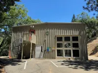 Yosemite Bug Rustic Mountain Resort