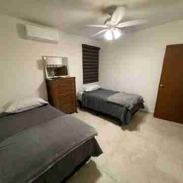 Exclusive and secure area north of the city. Rooms