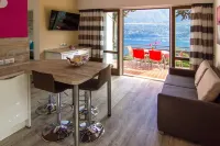 Bungalow for exclusive use with unobstructed lake view and shared use of the pool Hotels in Tremosine