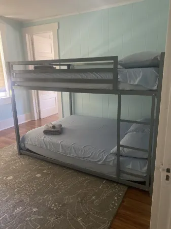 Beach in Bradley! Отели рядом с достопримечательностью «Ошен Гров Бич»