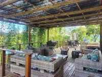 Family Holiday Home with Mountain Views.