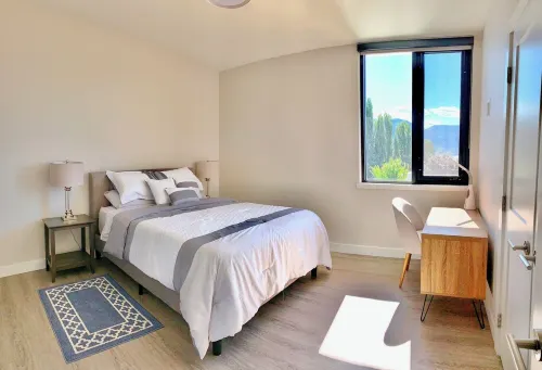 Luxury Guest Suite at Moraine Winery with Vineyard and Lake Views