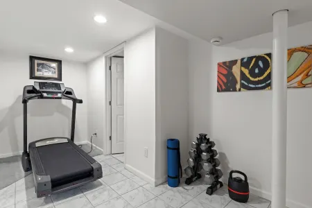 Private Heated Pool, Firepit, Walk to Parks + Eats