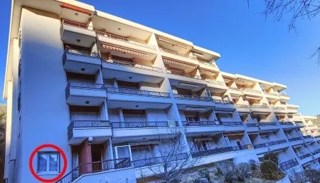 Joli Petit Studio à 200 Mètres des Thermes Отели в г. Амели-ле-Бен