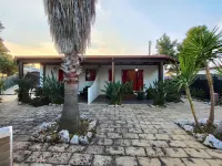 Villa Pizzomunno, small villa in Vieste with direct access to the sandy beach.