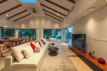 Sunrise 7BR Luxe Villa Sea View V151 Отели рядом с достопримечательностью «Bang Rong»