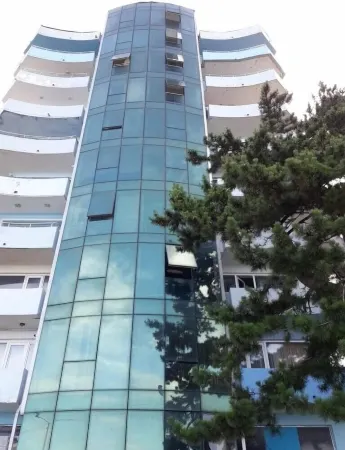 Roof terrace apartment with fantastic sea views