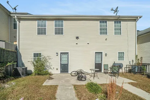 4-bedroom townhome in marvelous Conyers with WiFi, AC