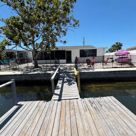 Gorgeous Seaside Seashell Cottage With Kayaks Included!!!
