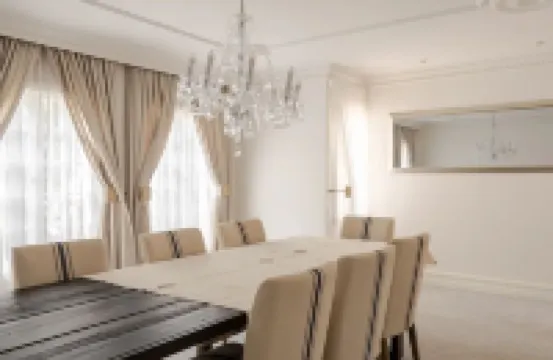 Spacious 5-bedroom house in amazing Sandton with AC