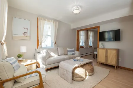 Cozy Coastal Cove II, 2-bedroom apartment with AC, WiFi in welcoming Salisbury