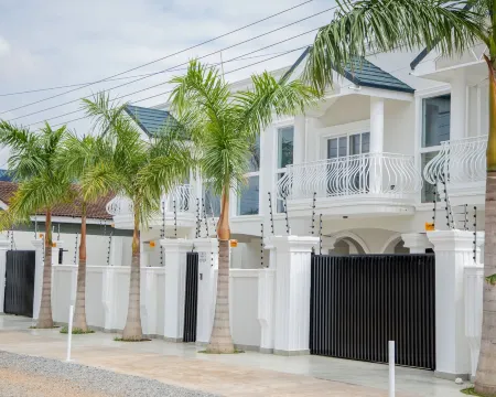 Luxurious family friendly apartment in the serenity of Adenta, Accra. Отели в г. Адента Мунисипалити