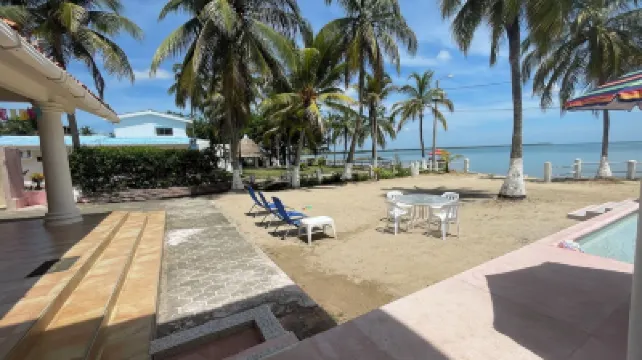 Beautiful, cozy and spacious house in Playa Blanca, San Antero, Cordoba Colombia Hotels in 