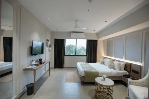 Biznotel by Pride Surat - 3 Sao