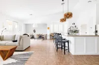 Village House: Desert Oasis! Pool & Spa