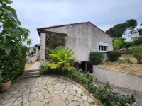 A 3 mn à Pied de L'étang de Berre, Grande Maison 4 ch. Jardin Clôturé de 1000m²