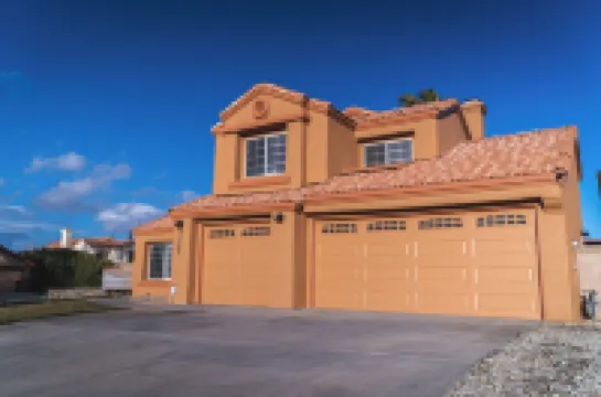 The Diamond in Quartz Hill/ Lancaster