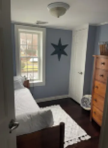 Charming Lake Home on Lake Hopatcong in a quiet cove bring a boat or Waverunner