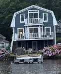 Charming Lake Home on Lake Hopatcong in a quiet cove bring a boat or Waverunner
