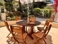 Most beautiful Garden appartement in a large privat park, 30m from the sea Hotels in Le Pradet