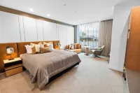 Distinction Invercargill Hotel Hotels near Queens Park