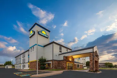 Days Inn by Wyndham Tulsa Central