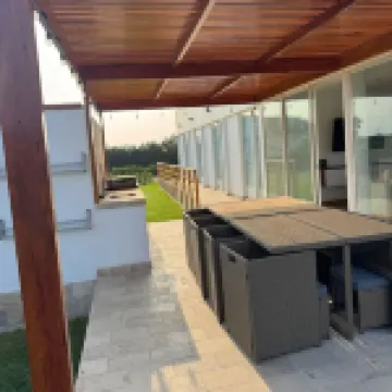 HOP Maldivas Elegancia y Tranquilidad Junto a la Laguna Hotels in Chincha Province