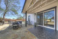 메인 근처의 새로 지은 프라이빗 풀과 핫텁