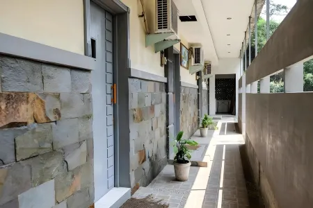 RedDoorz Plus Near Jalan Baru Bogor