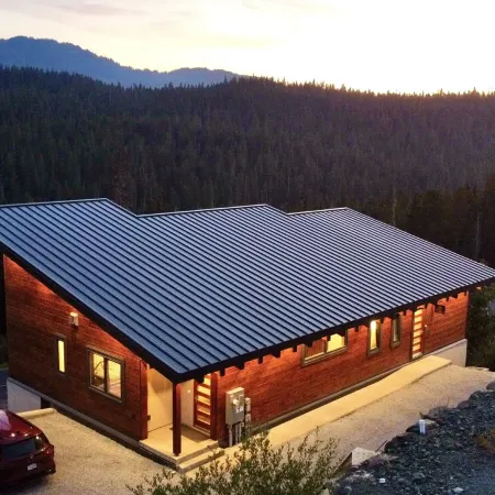 Luxury Alpine Retreat - Hot Tub & Sauna - Sleeps 16 - Cliffhanger Chalet