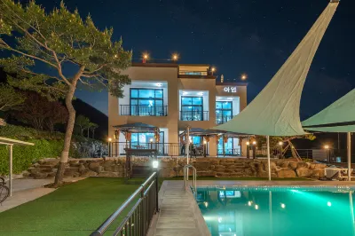 Yeosu Im Pension Отели в г. 