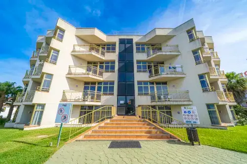 AR Bolero Park - Condos