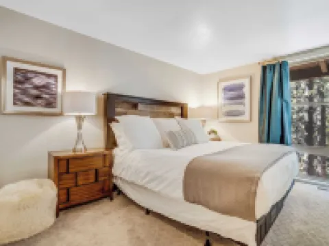 Pinegrove by AvantStay Beautiful Villas Condo Just Outside Tahoe City Hotels in Dollar Point